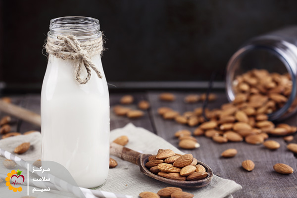 مصرف شیر بادام برای درمان پوکی استخوان