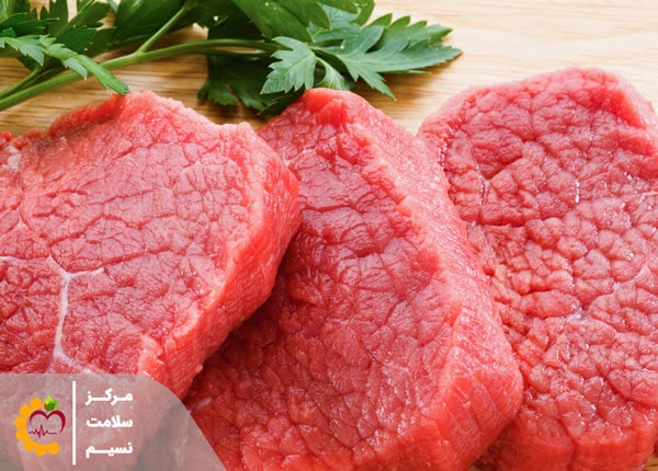 گوشت یکی از مواد غذایی مضر برای پوکی استخوان است بهتره به اندازه مصرف شود تا باعت کاهش تراکم استخوان نشود